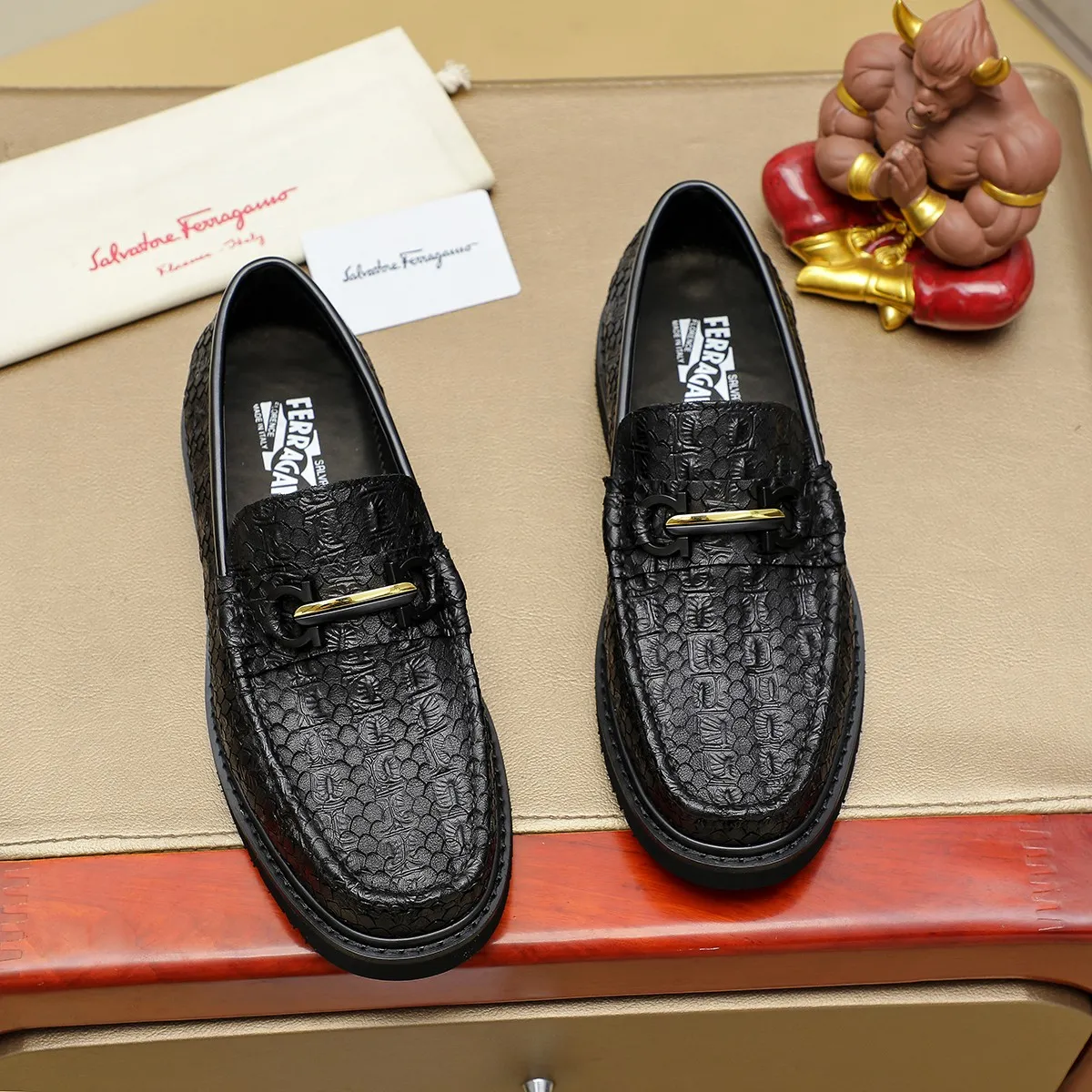Men's shoes 💰500 Ferragamo [Ferragamo] top imported suit men's shoes 💯Original copy of the official website, product materials: selected imported embossed calfskin + luxury hardware buckle accessories ~ imported water-dyed cow 🐂 leather lining. Strong three-dimensional visual effect, original combination outsole, multiple colors available😘 Size: 38-44 (.45.46. Customized)